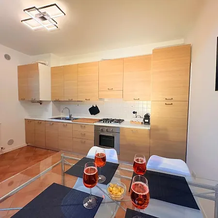 Venezia-mestre Train Station Modern Apartment Venedig