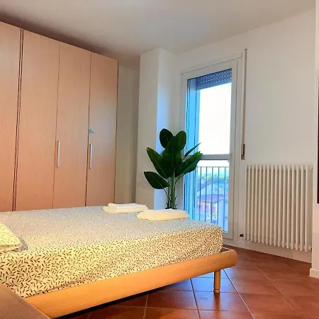 Venezia-mestre Train Station Modern Apartment